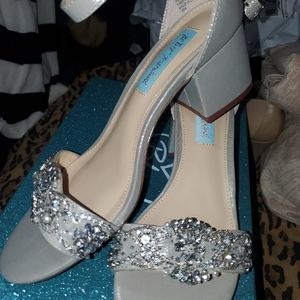 BESTY JOHNSON BLUE BLOCK HEELS